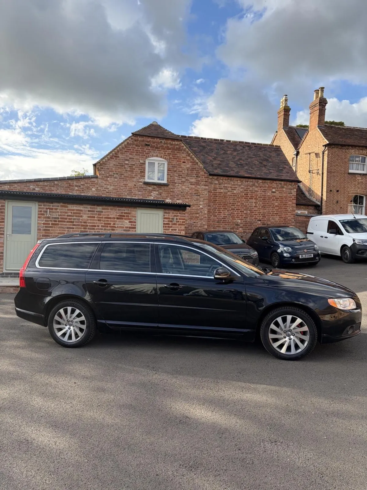 Volvo V70 2025 photo 3