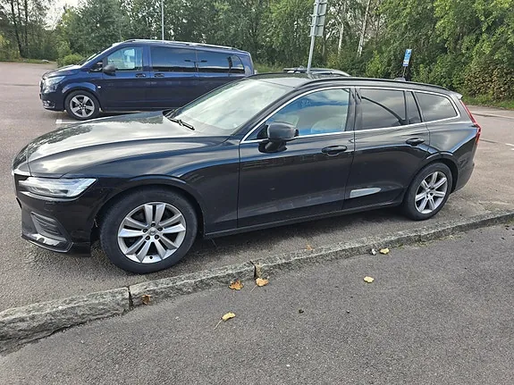 Volvo V60 2022 photo 3