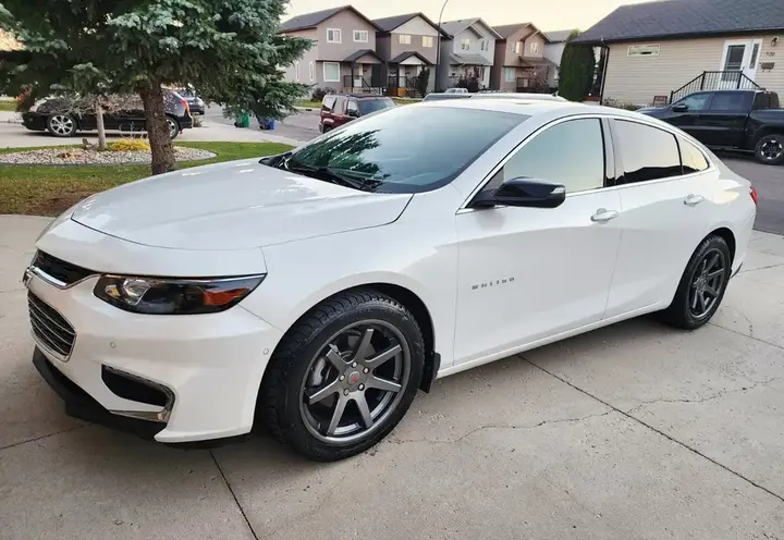 Chevrolet Malibu 2018 photo 2