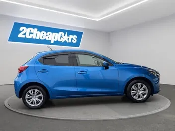Mazda Demio 2016 photo 3
