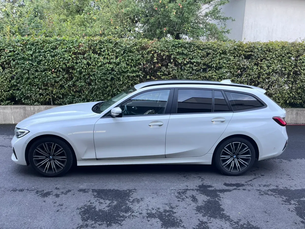 BMW 3 Series 2020 photo 2