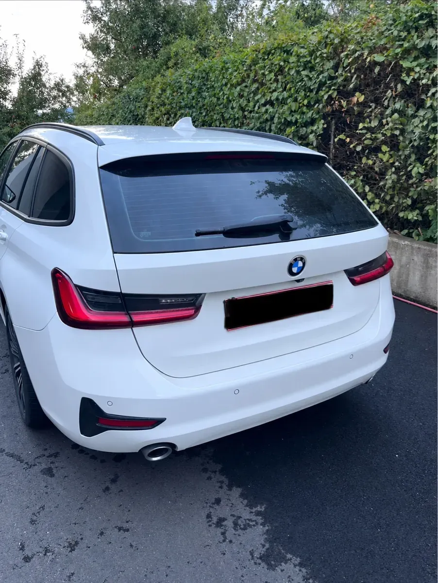 BMW 3 Series 2020 photo 3
