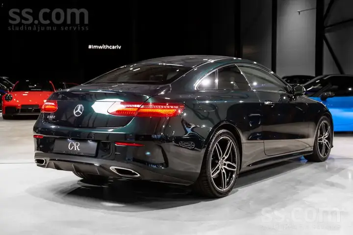 Mercedes-Benz E300 Coupe 2018 photo 4