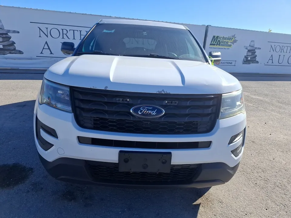 Ford Explorer 2017 photo 2