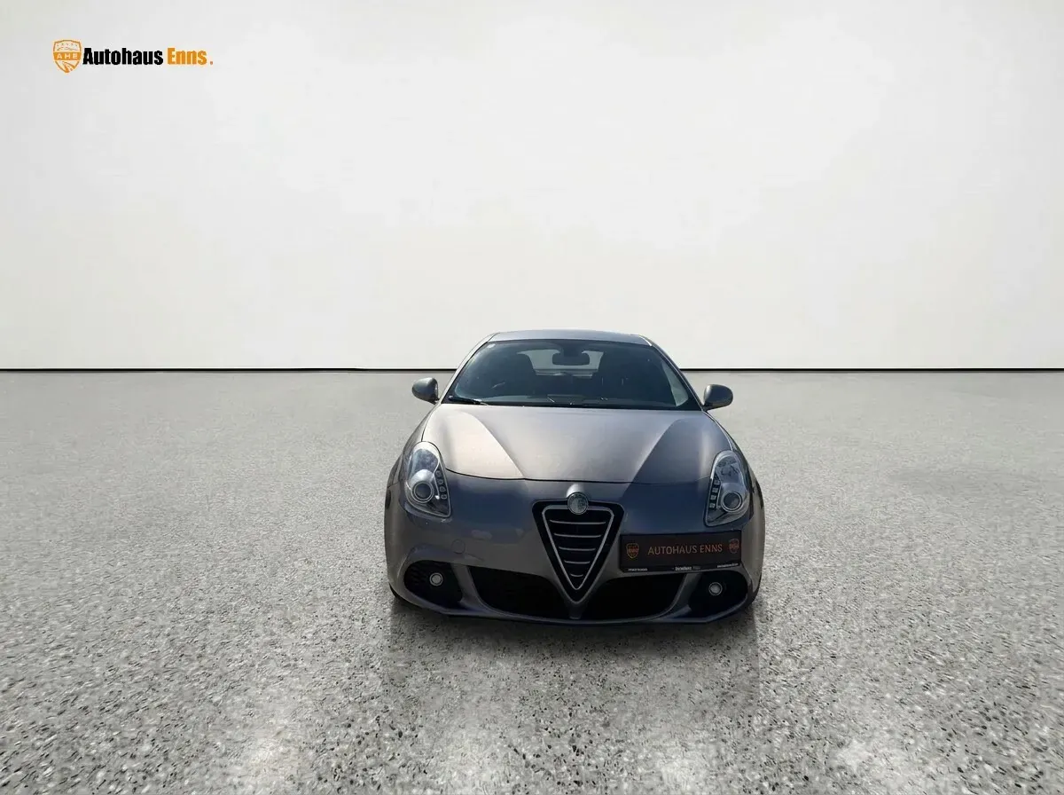 Alfa Romeo Giulietta 2010 photo 2
