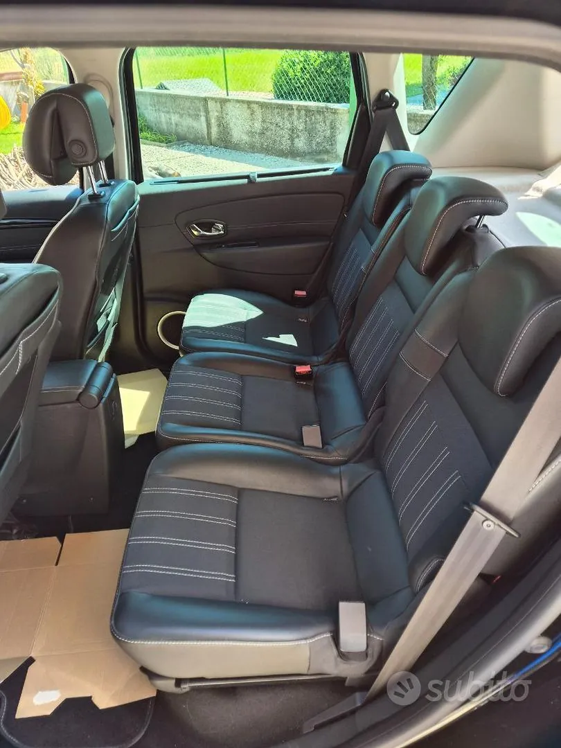 Renault Scenic 2012 photo 5