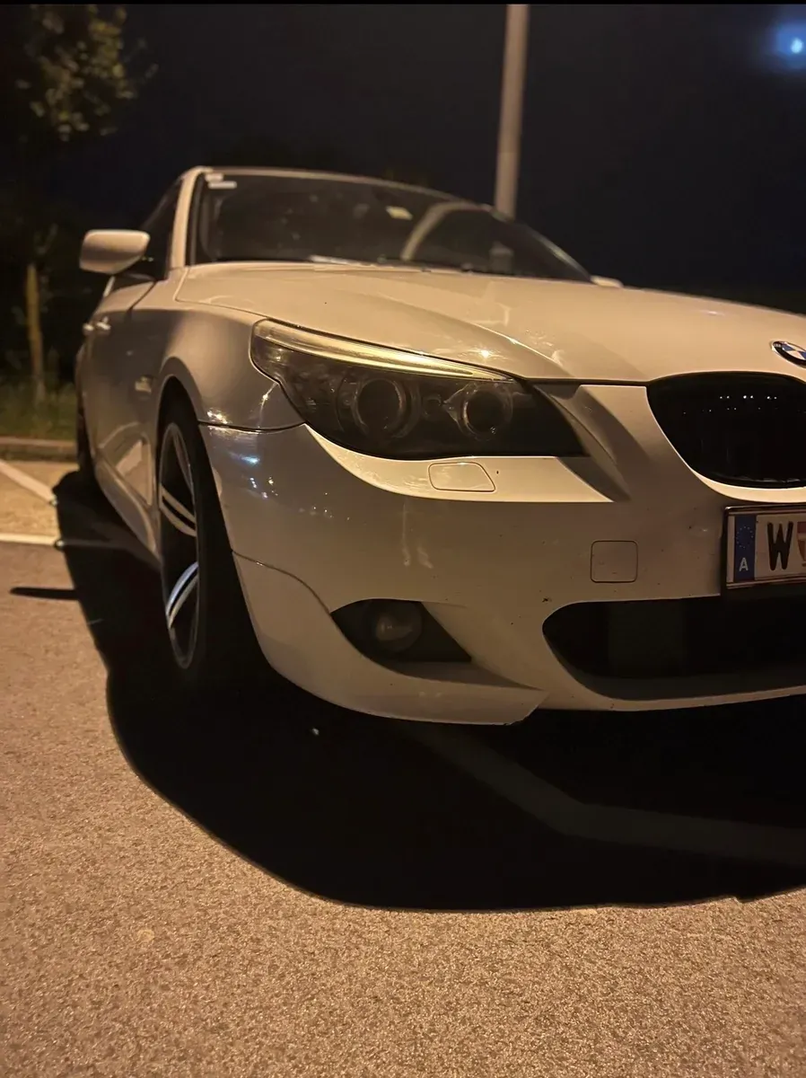 BMW 5Er-Reihe 520I 2008 photo 2