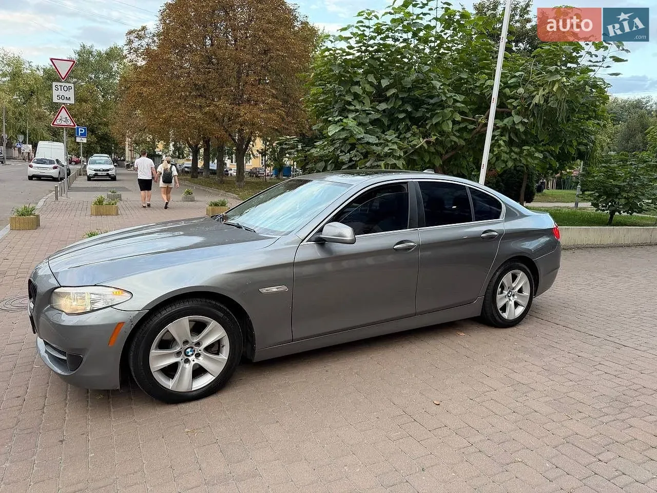 BMW 5 Series 2012 photo 3