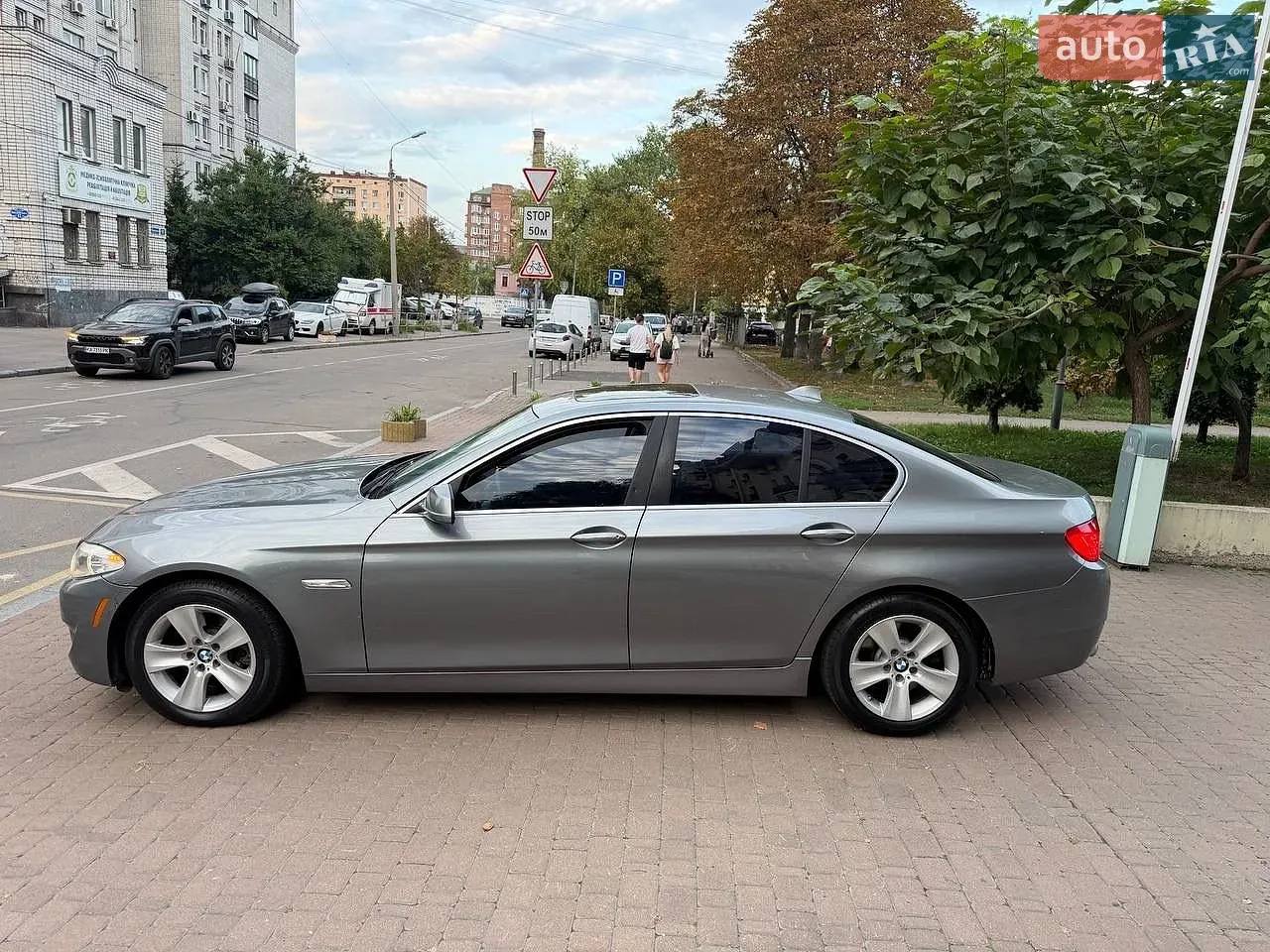 BMW 5 Series 2012 photo 4