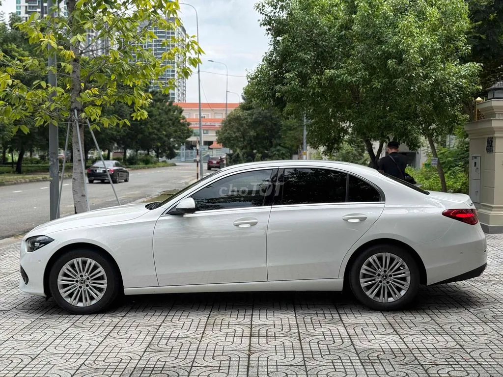 Mercedes-Benz C-Class 2022 photo 4