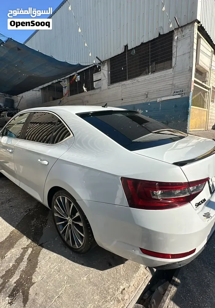 Skoda Superb 2016 photo 2