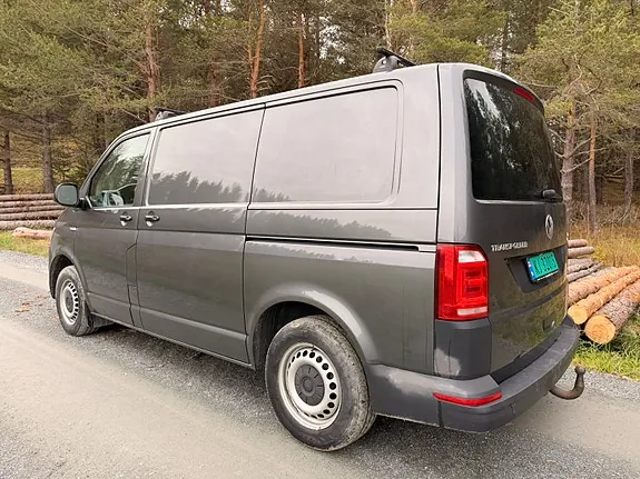Volkswagen Transporter 2018 photo 2