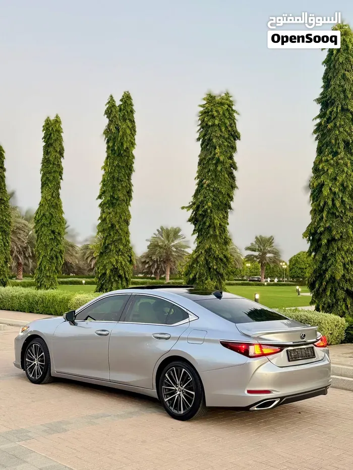Lexus Es 350 2022 photo 2