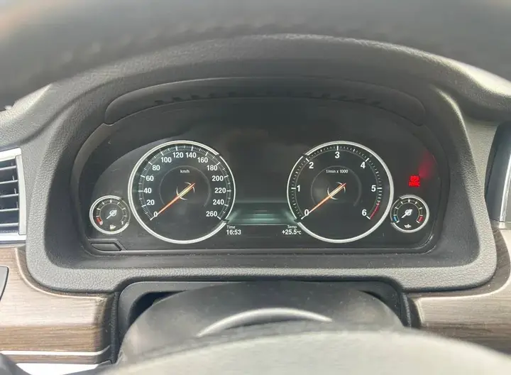 BMW 5 Series 2013 photo 3
