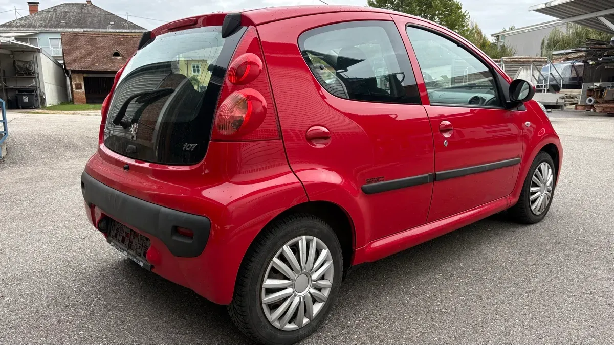 Peugeot 107 2010 photo 3