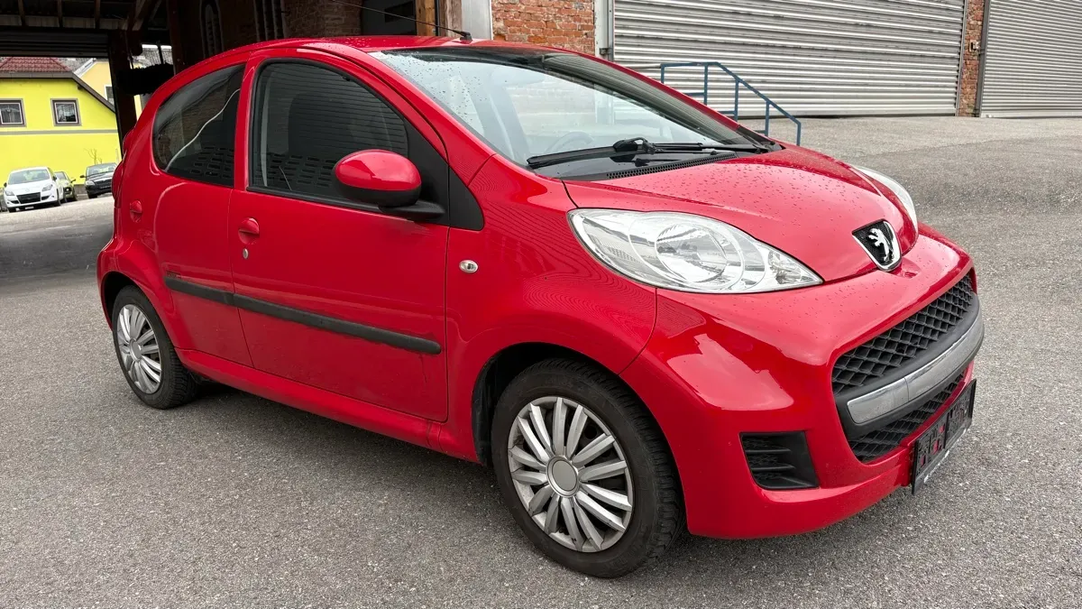 Peugeot 107 2010 photo 2