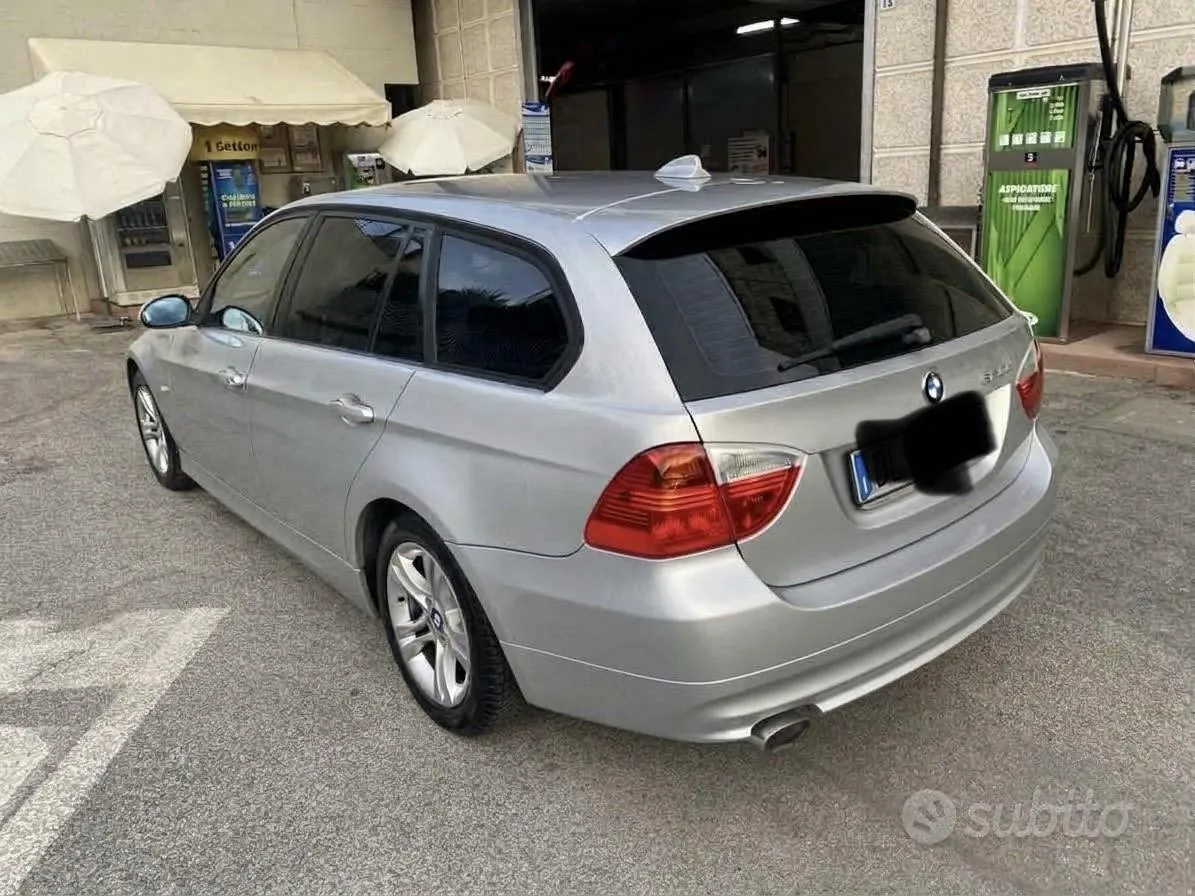 BMW 320D Touring 2007 photo 4