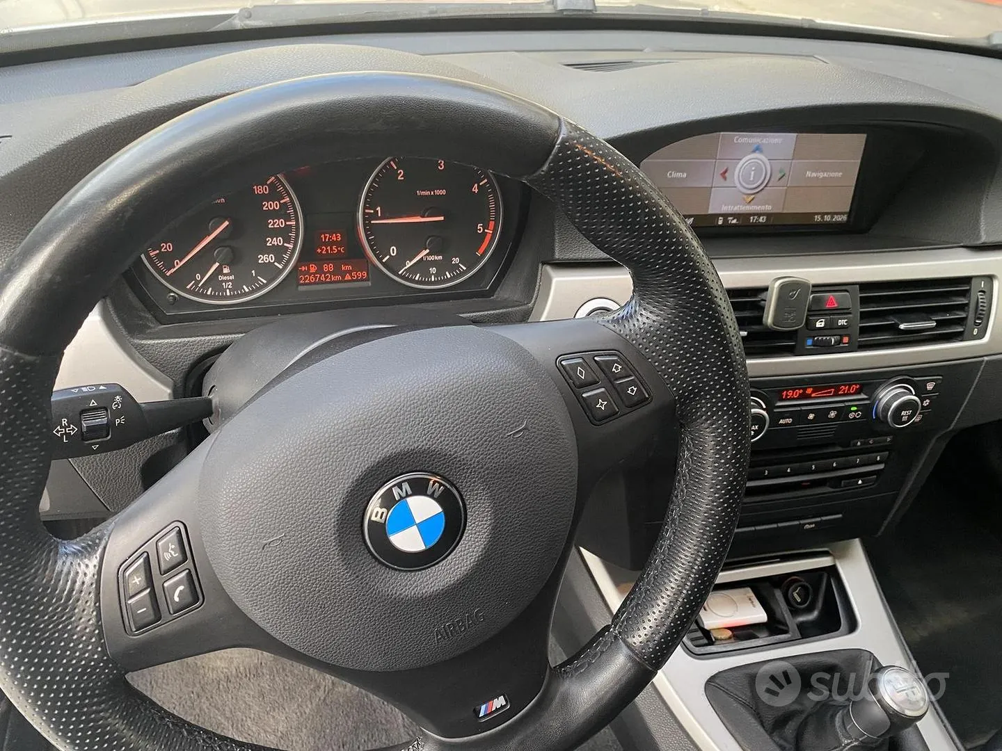 BMW 320D Touring 2007 photo 2