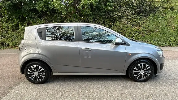 Chevrolet Aveo 2012 photo 4