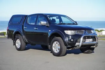 Mitsubishi Triton 2015 photo 2