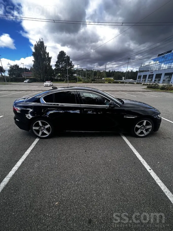 Jaguar Xe Rsport 2020 photo 4