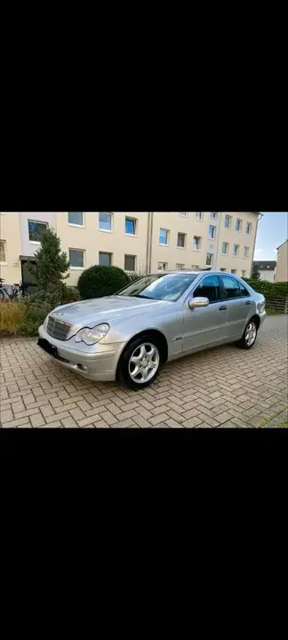 Mercedes-Benz C180
