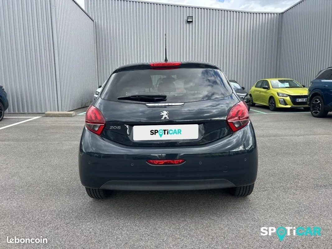 Peugeot 208 2019 photo 5