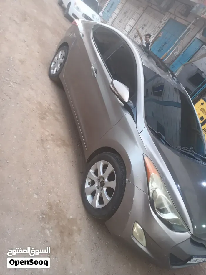 Hyundai Elantra 2011 photo 3