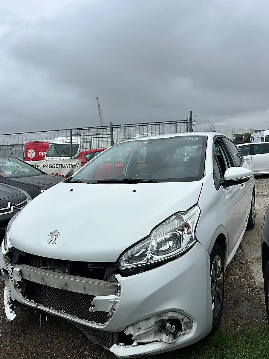 Peugeot 208 2017 photo 2