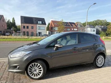 Ford Fiesta 2016 photo 2