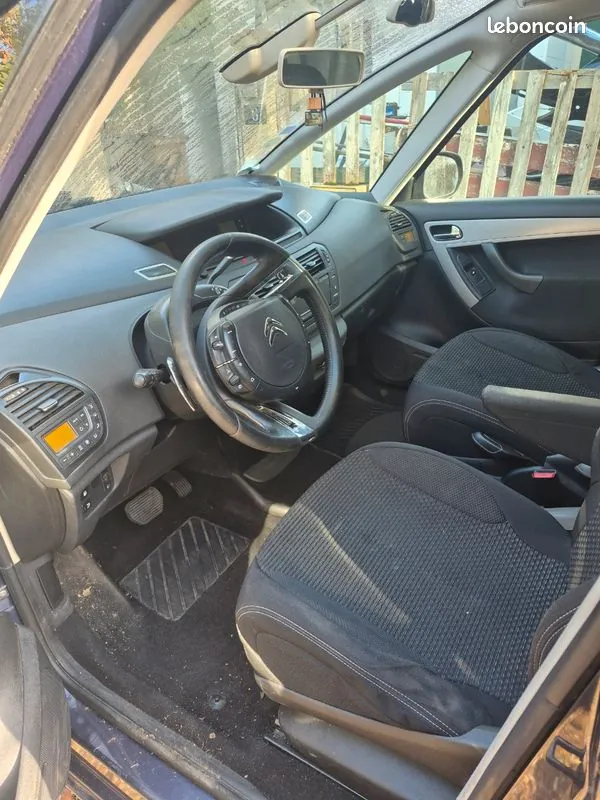 Citroen C4 Picasso 2011 photo 3