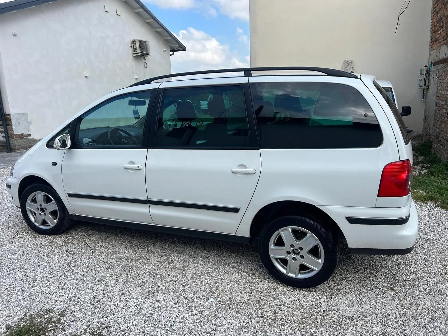 Volkswagen Sharan 2006 photo 3