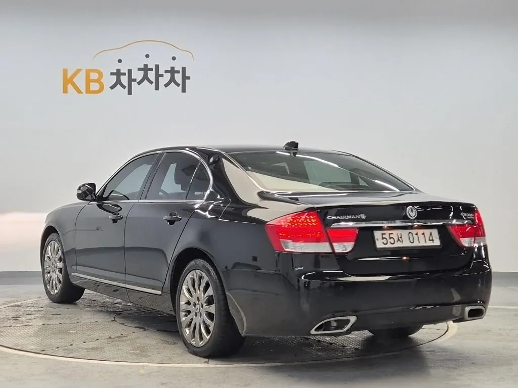 KG Mobility Chairman 2014 photo 2