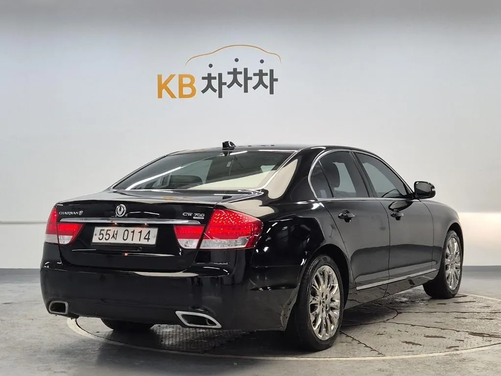 KG Mobility Chairman 2014 photo 3