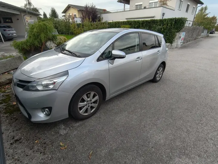 Toyota Verso 2015 photo 3