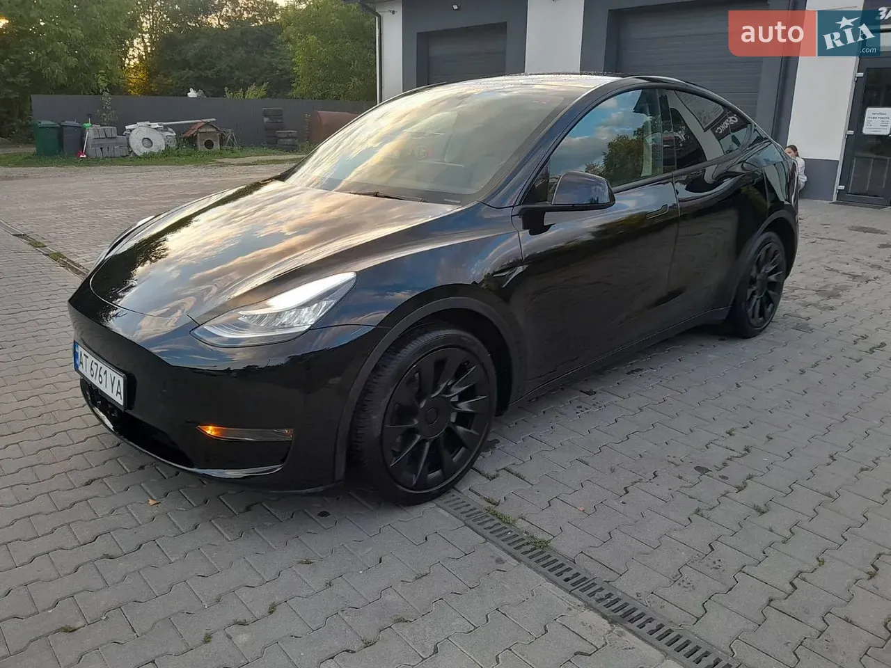 Tesla Model Y 2022 photo 2