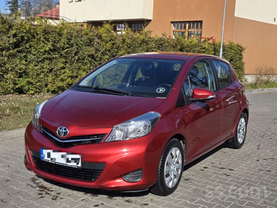 Toyota Yaris 2014 photo 2