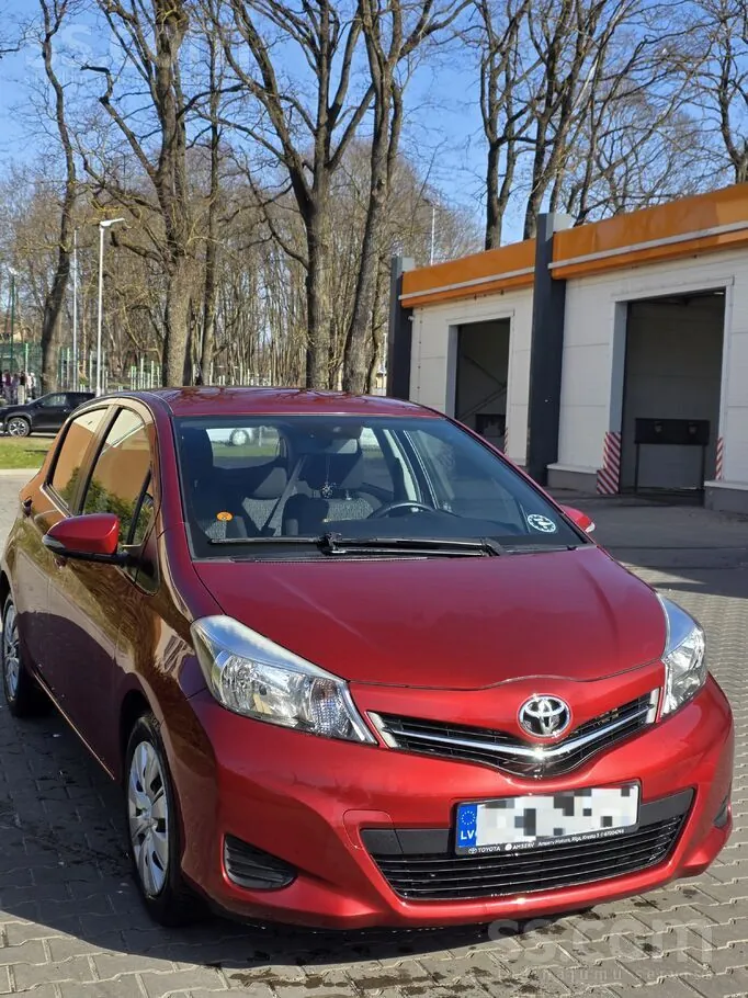 Toyota Yaris 2014 photo 3