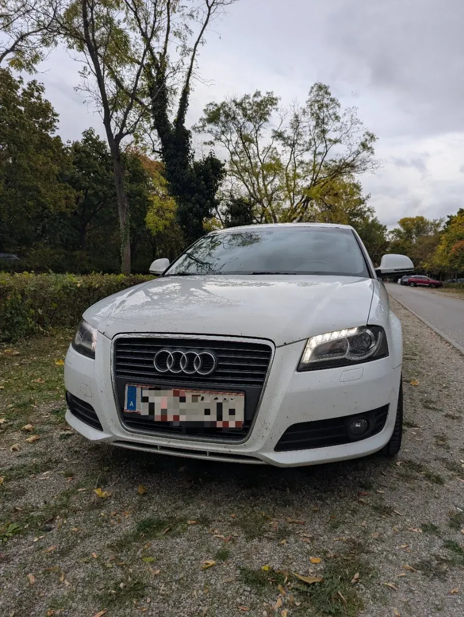 Audi A3 2010 photo 2
