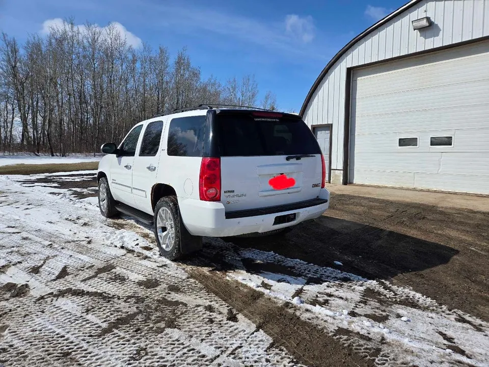 GMC Yukon 2010 photo 4