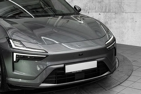 Polestar 4 2025 photo 2
