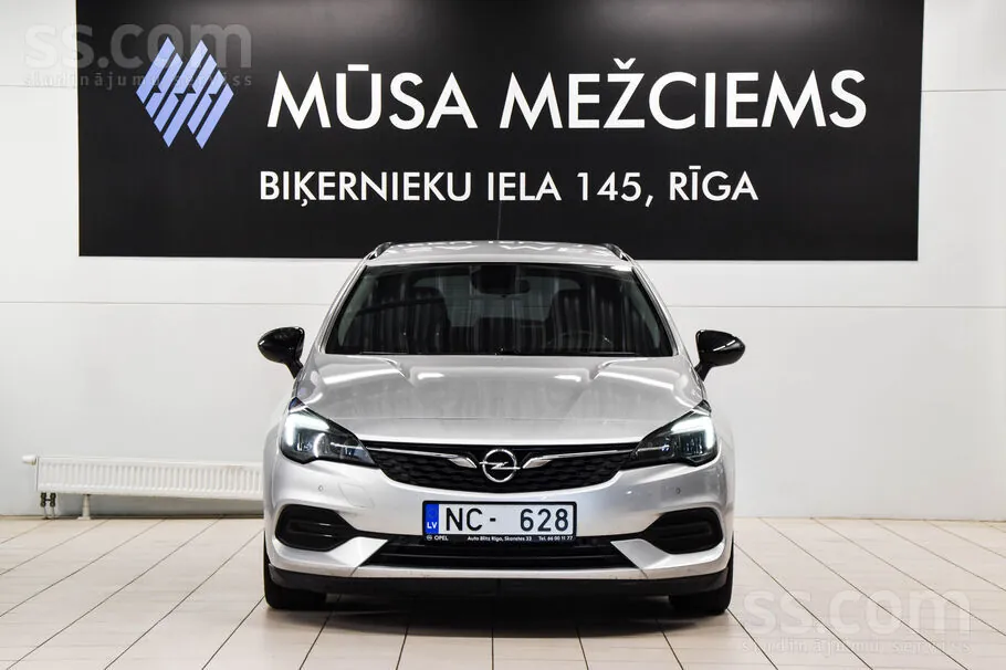 Opel Astra 2022 photo 2