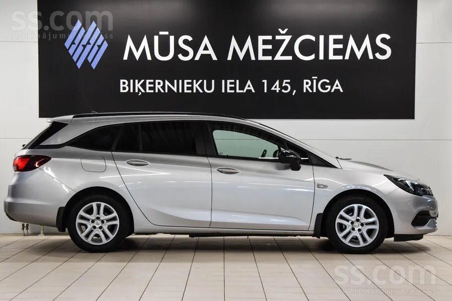Opel Astra 2022 photo 4