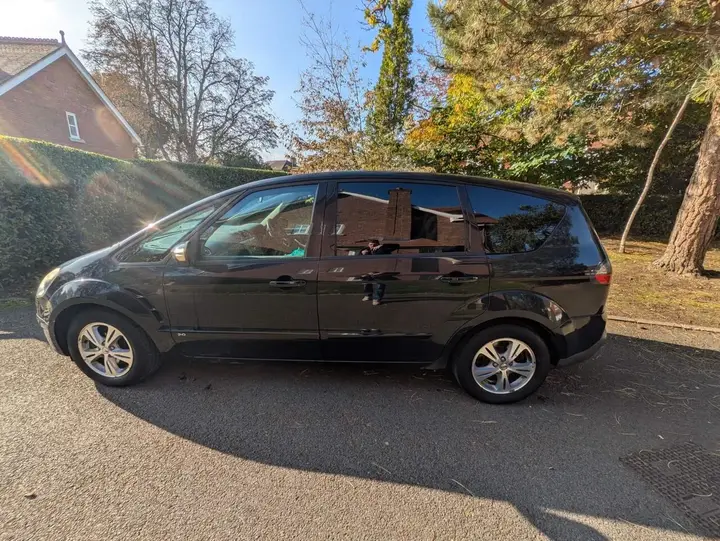 Ford S-Max 2009 photo 4