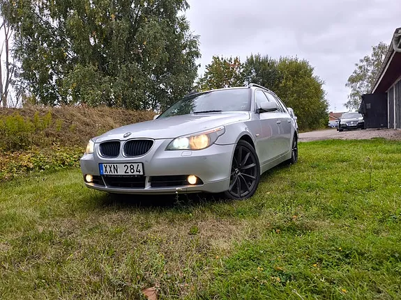 BMW 525I