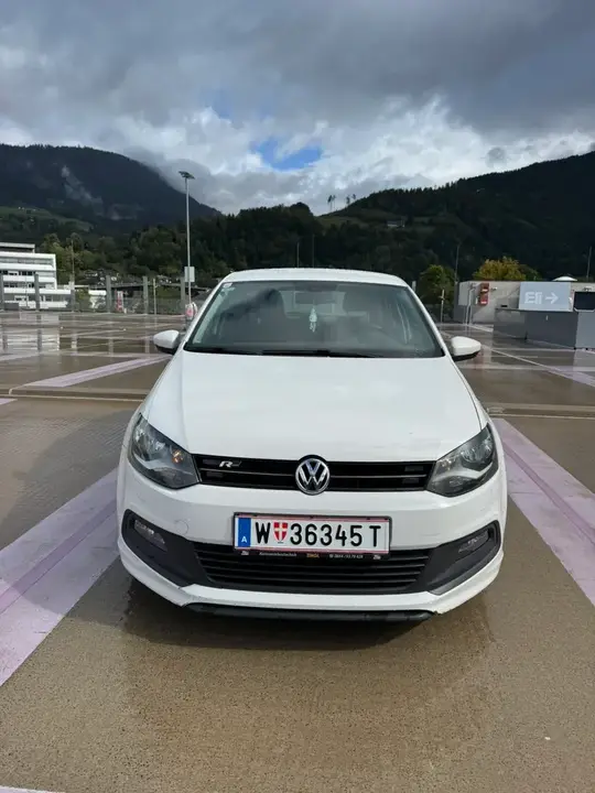 Volkswagen Polo 2013 photo 2