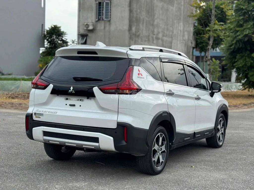 Mitsubishi Xpander Cross