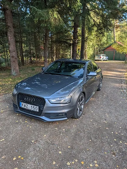 Audi A4 2012 photo 3