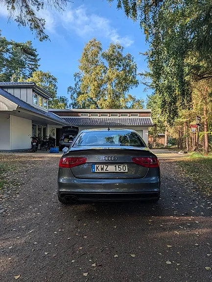 Audi A4 2012 photo 5