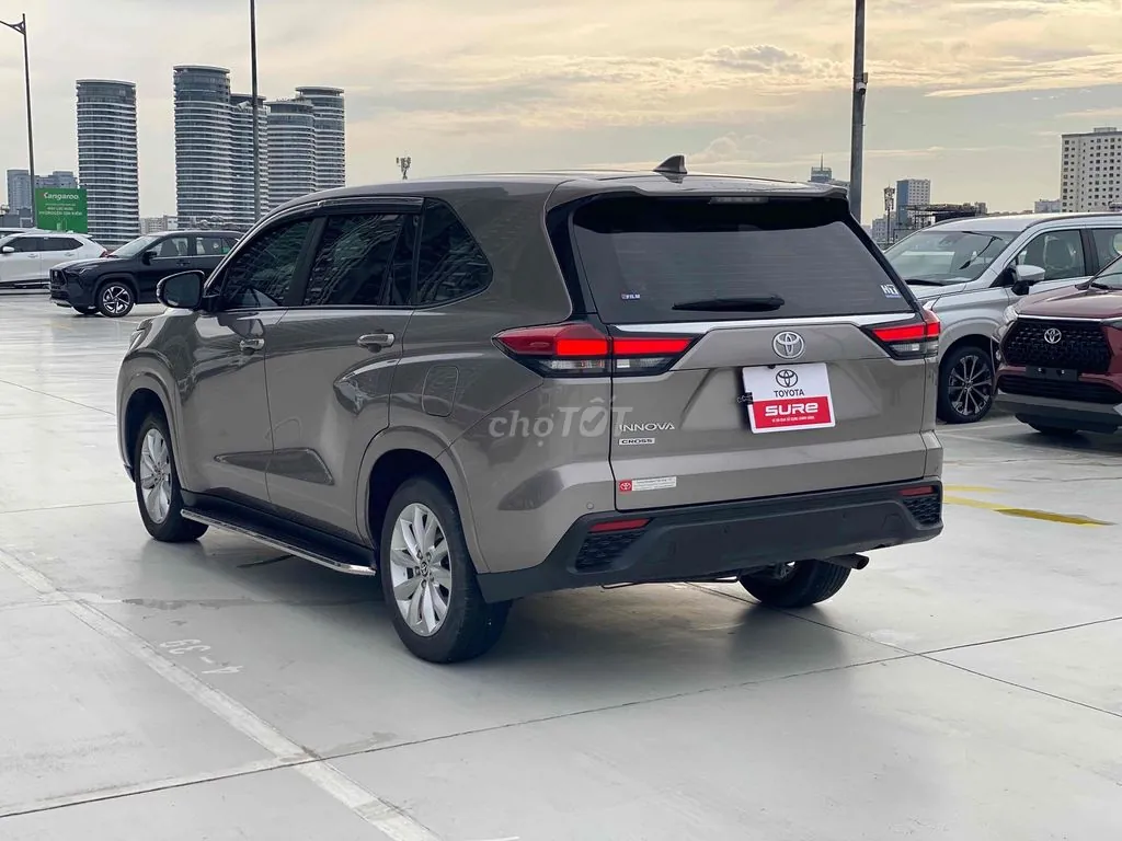 Toyota Innova Cross 2025 photo 4